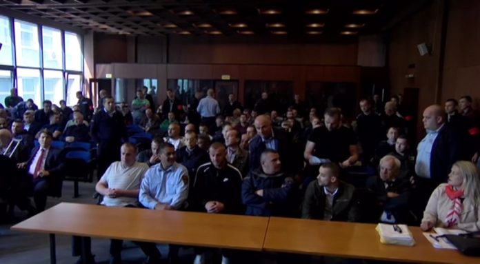 диво насеље судење